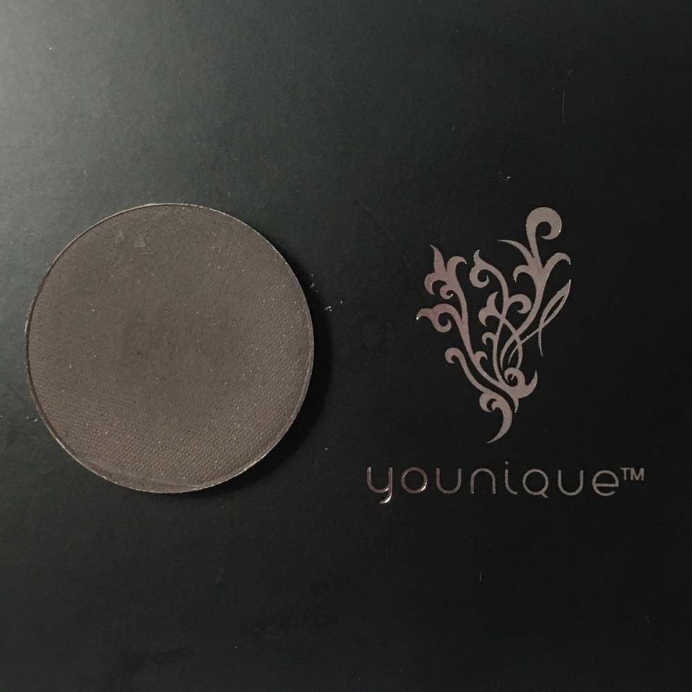 Younique Moodstruck eyeshadow single